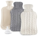 Anstore 2L Wärmflasche mit 2 gestrickten Hüllen, Premium auslaufsicherer Wärmbeutel mit abnehmbarem und waschbarem Strickbezug, gestrickte Wärmflasche für warm haltende Schmerzlinderung (Weiß+Grau) - 1