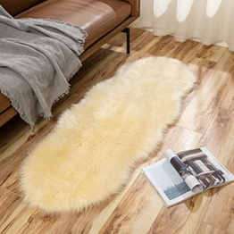 MIULEE Faux Fell Teppich Bodenmatte Flauschig Weiche Warm Modern Vorleger Kunstfell Dekofell Bettvorleger Wolle Longhair Optik Gemütliches Matte für Wohnzimmer Schlafzimmer 60x160 cm Beige - 1