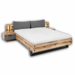 Stella Trading DOVER Stilvolle Doppelbett Bettanlage mit Nachtkommoden & LED-Beleuchtung 180 x 200 cm - Schlafzimmer Komplett-Set in Alpine Lodge Optik, Betonoxid - 289 x 97 x 216 cm (B/H/T) - 1